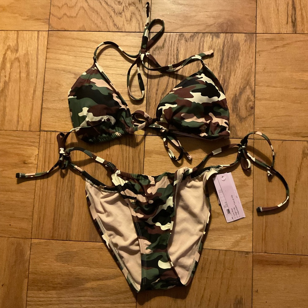 Wild Fable Camouflage Bikini Sz. L/M